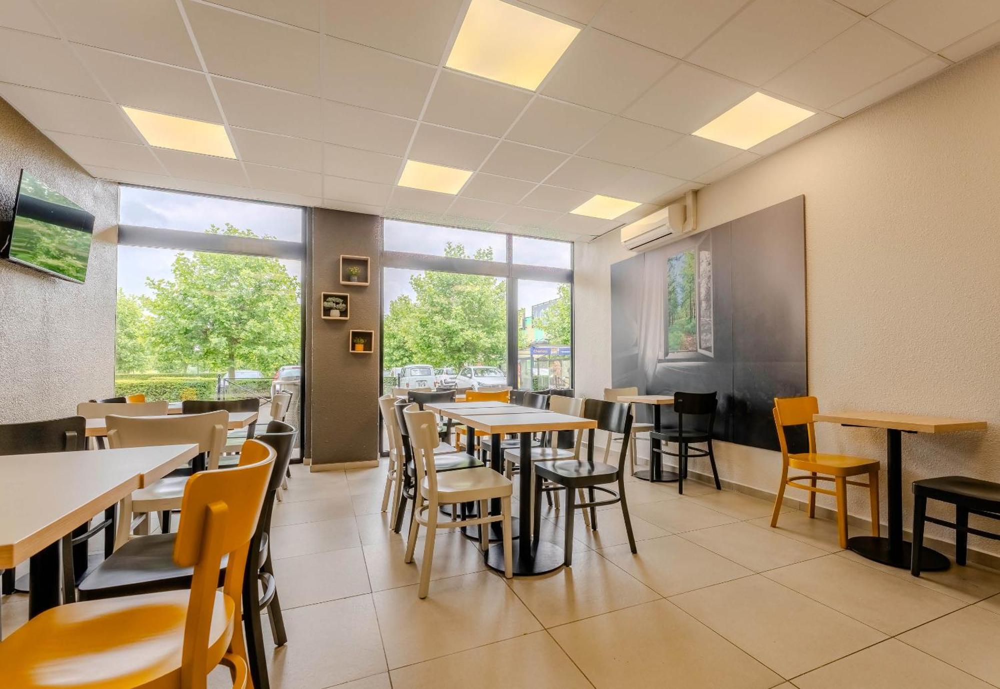 Hotel Cambrai 2*